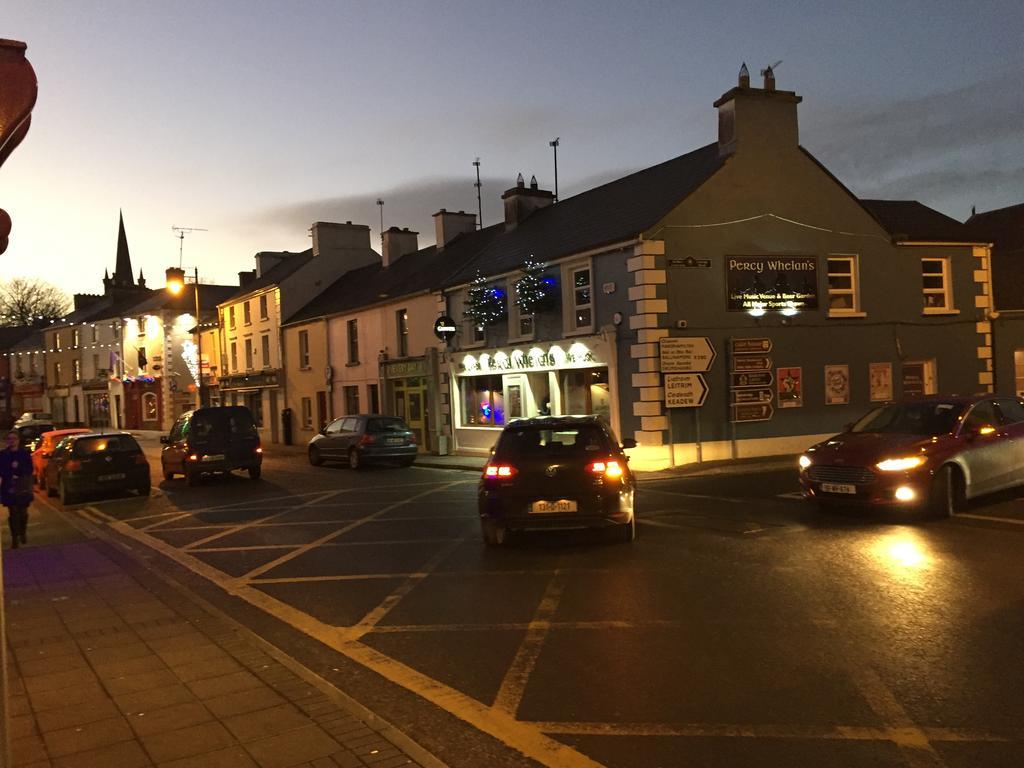 Leitrim Inn Carrick on Shannon Exteriör bild